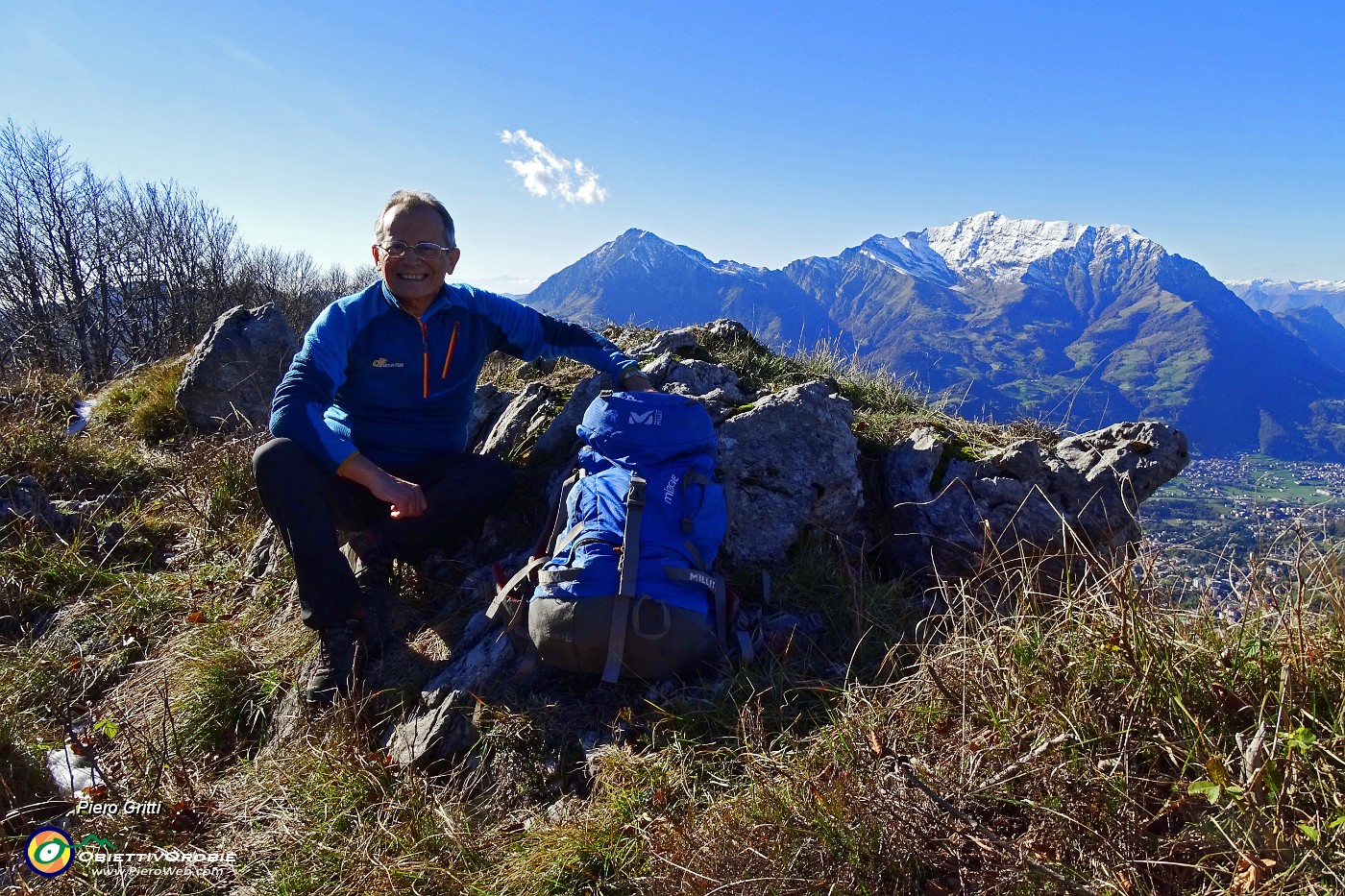 01 In vetta allo Zucco di Maesimo (1680 m) con vista sulle Grigne.JPG -                                